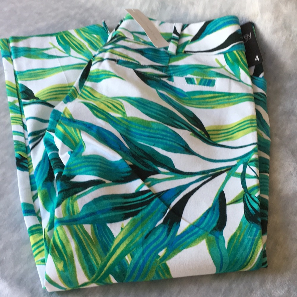 Tropical The Audry Pant Slim Leg Crop Size 4 NWT New York & Co Cotton Spandex